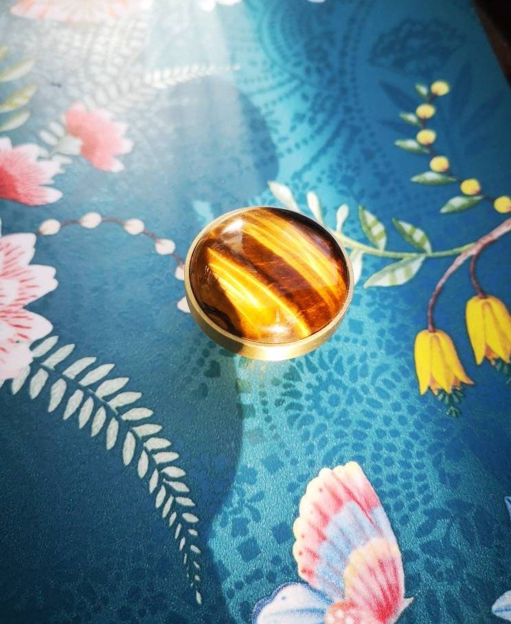 Round polished tiger eye stone and brass drawer pull/Golden brown semi precious stone cabinet handle/Gold gemstone door knob/Stone hardware