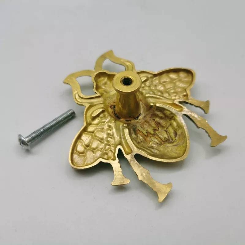 Large gold brass bumble bee drawer handle/Large honey bee shaped Cabinet Pull/Brass Bee shaped door handle/Gold brass furniture hardware