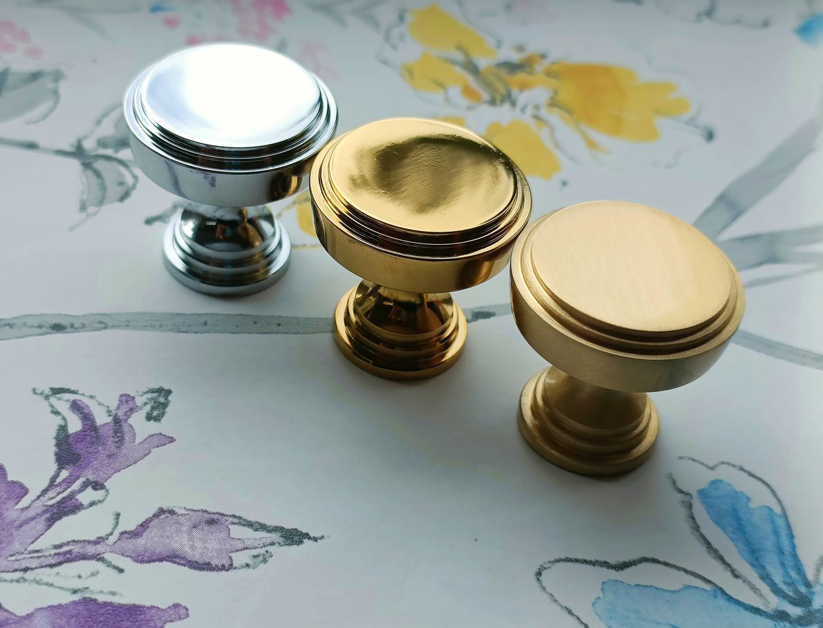 Classic round brass button door handle/round gold or silver cabinet pull/metal furniture hardware/round brass drawer knob/Brass door knob