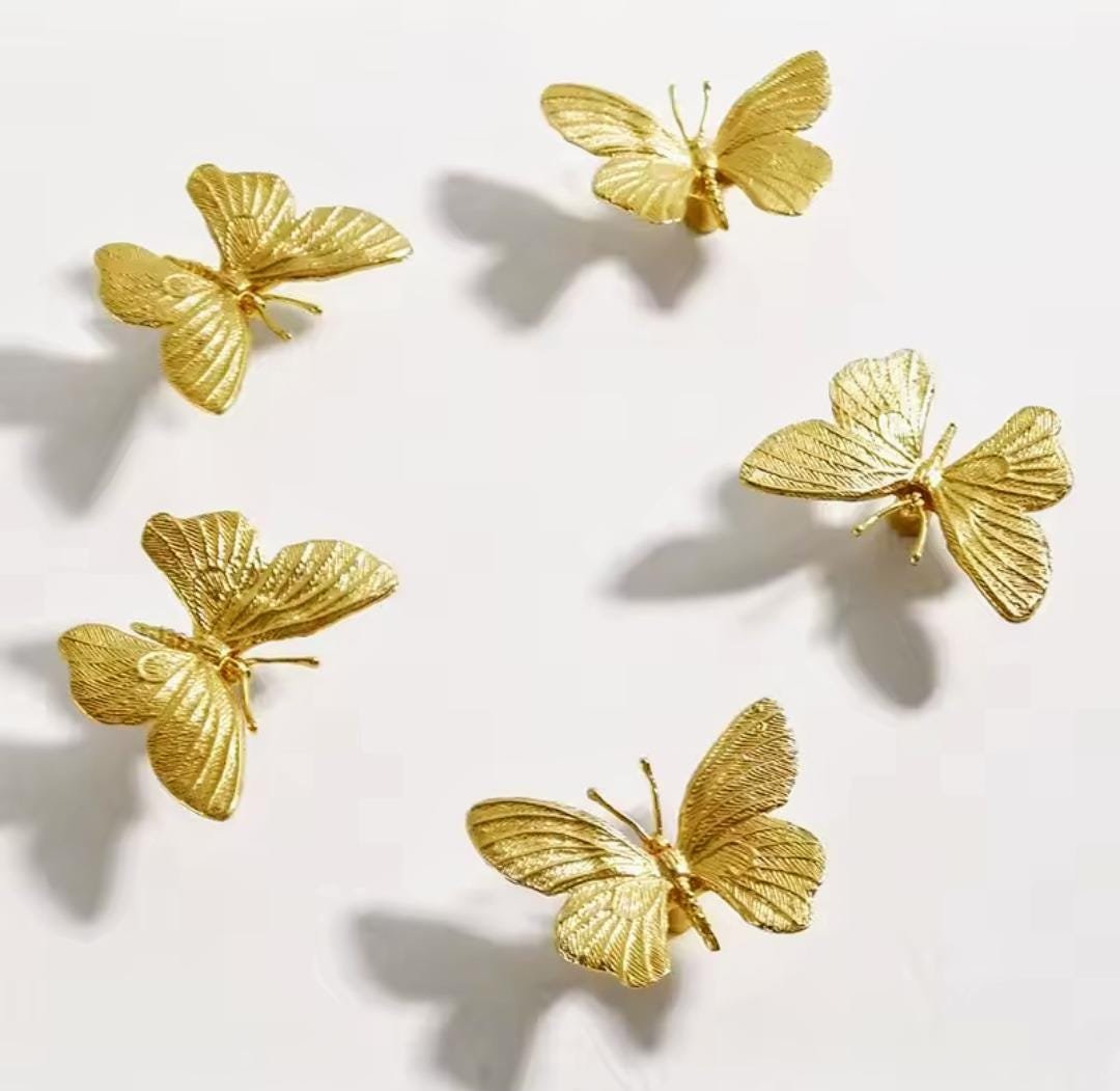 Gold brass butterfly cabinet handle/Realistic butterfly cabinet pull/Butterfly door handle/Gold butterfly door knob/Brass furniture hardware