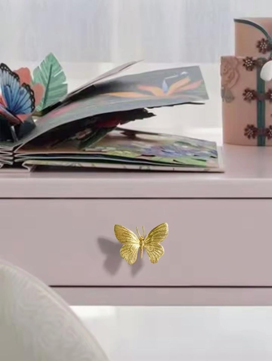 Gold brass butterfly cabinet handle/Realistic butterfly cabinet pull/Butterfly door handle/Gold butterfly door knob/Brass furniture hardware