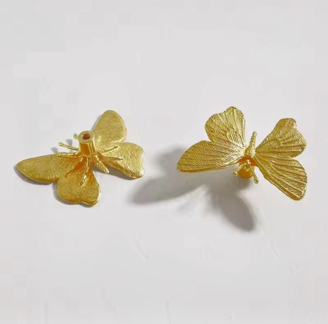 Gold brass butterfly cabinet handle/Realistic butterfly cabinet pull/Butterfly door handle/Gold butterfly door knob/Brass furniture hardware