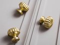 Round antique style gold or silver drawer pull/vintage style door knob/classic door handle for furniture hack/kitchen cabinet improvement