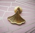 Golden ginkgo drop leaf drawer handle/leaf shaped cabinet pull/gold leaf drawer pull/gold furniture hardware/gold cabinet door handle