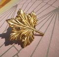Large Gold Maple Leaf Cabinet Pull/ solid brass leaf drawer knob/brass furniture hardware/fancy maple leaf door handle/leaves style handle