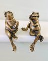 Aged brass frog shaped door knob/Frog drawer pull/Bronze wardrobe door handle/Novelty drawer pull/unique cabinet handle/bronze hardware