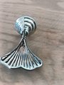 Shiny silver ginkgo drop leaf drawer handle/leaf shaped cabinet pull/silver leaf drawer pull/Silver furniture hardware/silver door handle