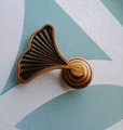 Aged brass ginkgo drop leaf drawer handle/leaf shaped cabinet pull/gold leaf drawer pull/gold furniture hardware/gold cabinet door handle