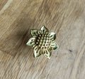 Gold Aster flower cabinet handle/Brass daisy shaped drawer pull/Brass daisy door knob/bedroom furniture hardware/Pretty daisy door handle