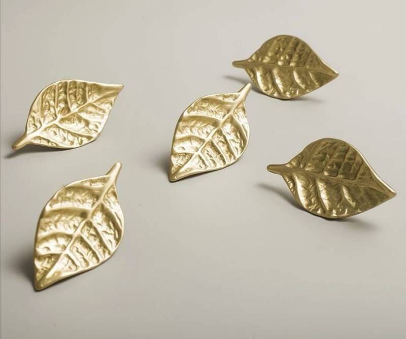 Gold brass autumn leaf cabinet handle/Gold leaf shaped drawer pull/Gold leaves door handle/Fall leaf drawer knob/gold furniture hardware