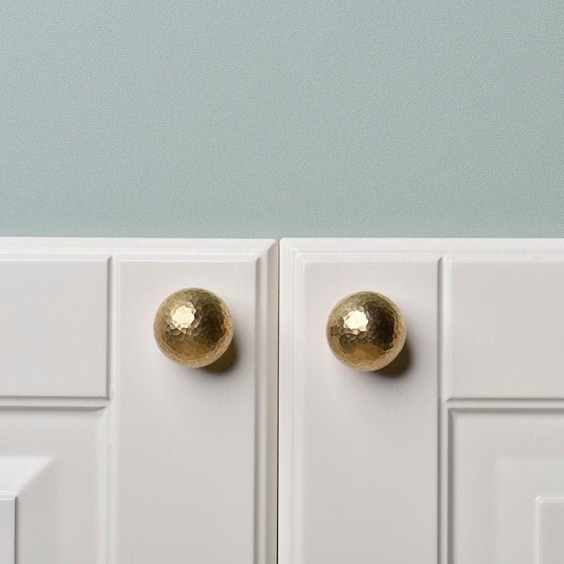 Shiny hammered brass ball drawer knob/textured gold ball cabinet pull/shiny gold ball drawer handle/brass furniture hardware/round gold knob