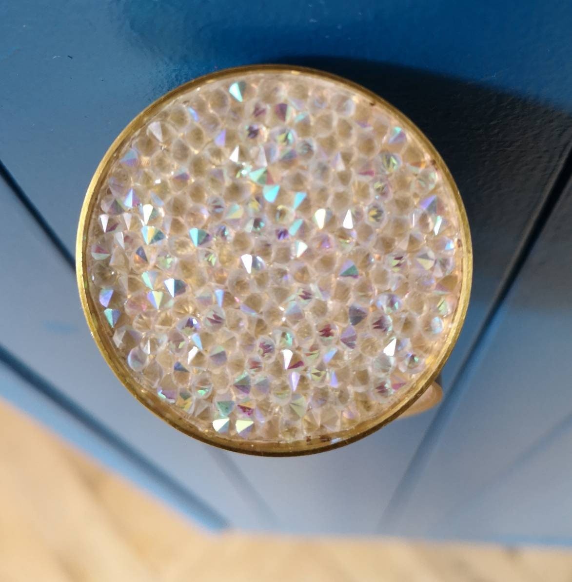 Iridescent angel aura quartz cabinet pull/Rainbow crystal and brass drawer pull/crystal hardware/gemstone door handle/glittery door handle