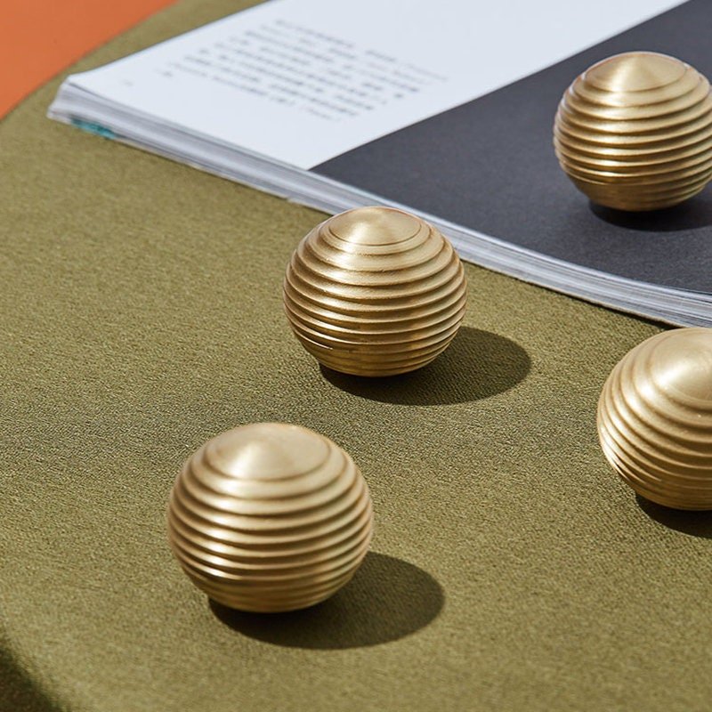 Round gold beehive shaped cabinet pull/Round brass ridged drawer knob/Round brass door handle for furniture renovation/Gold brass hardware