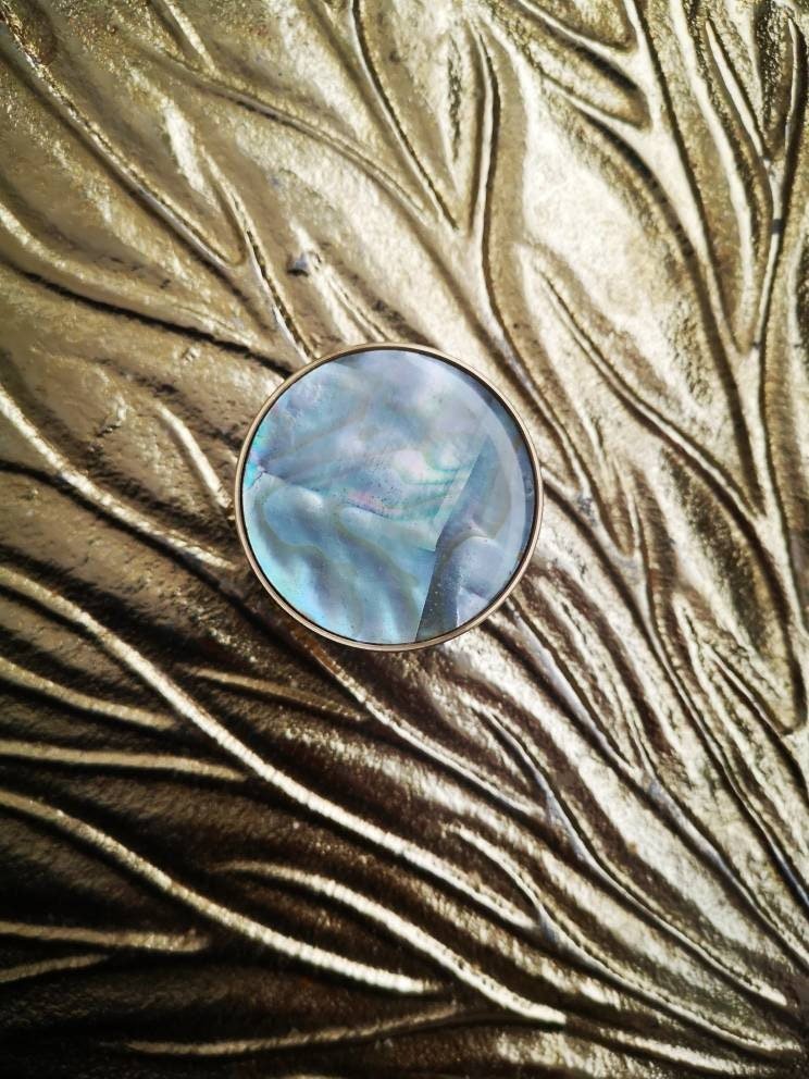 Round pale blue Abalone shell and brass drawer pull/Iridescent blue mother of pearl door handle/Brass round light blue pearl cabinet handle