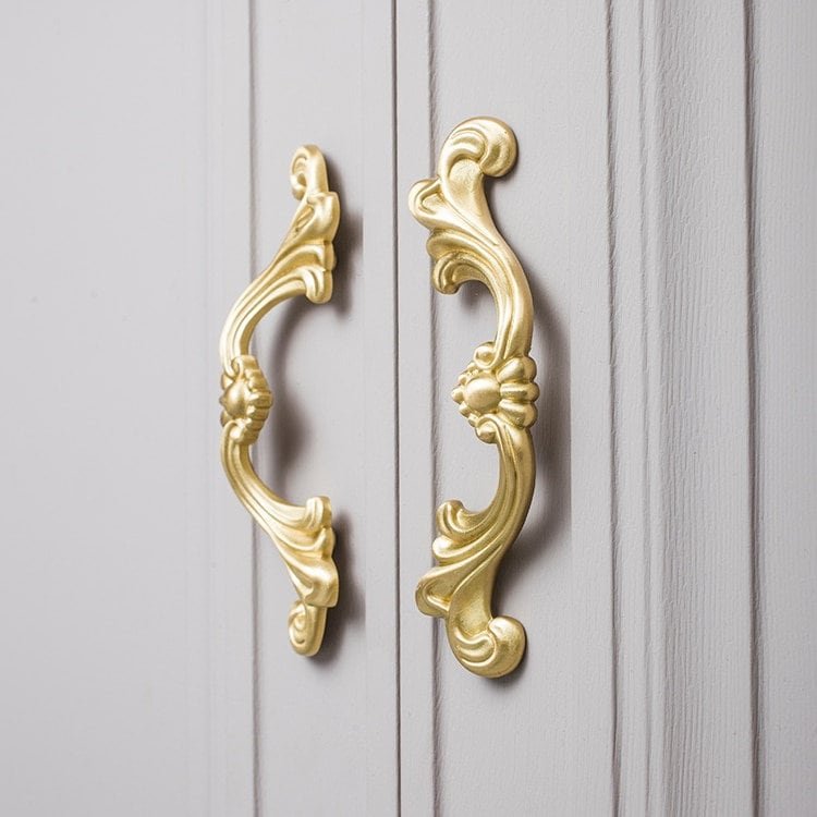 Gold baroque style solid brass cabinet pull/Antique French style drawer handle/brass furniture hardware/Gold Rocco style door handle