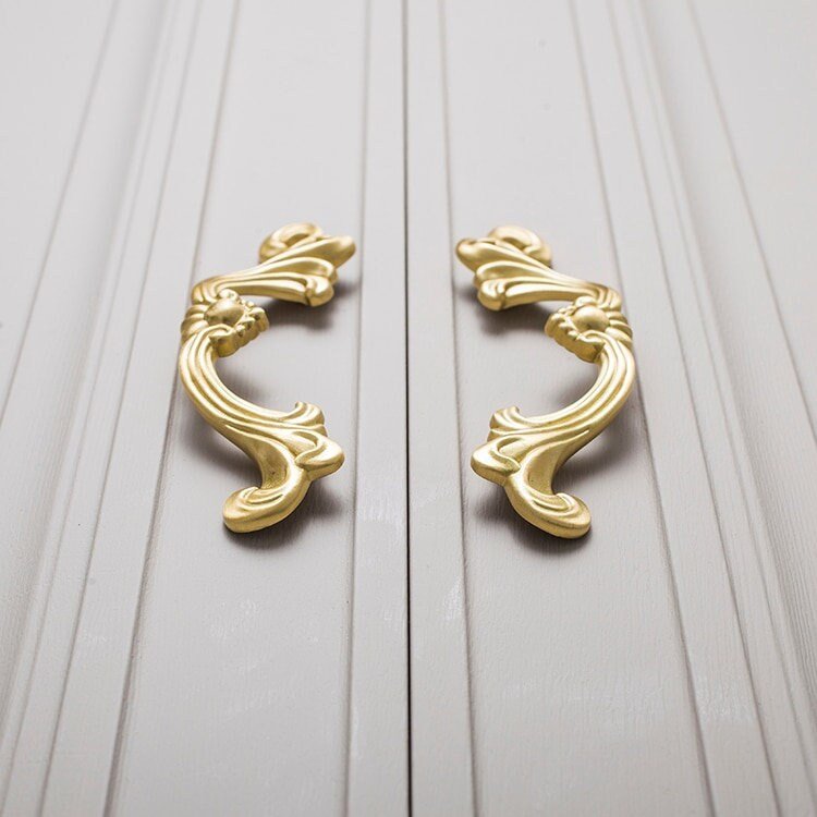 Gold baroque style solid brass cabinet pull/Antique French style drawer handle/brass furniture hardware/Gold Rocco style door handle