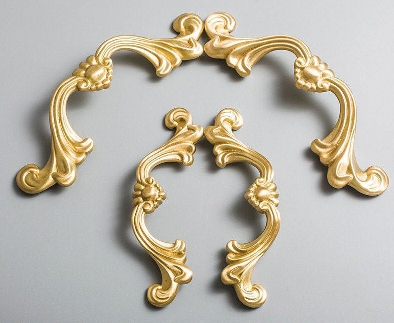 Gold baroque style solid brass cabinet pull/Antique French style drawer handle/brass furniture hardware/Gold Rocco style door handle