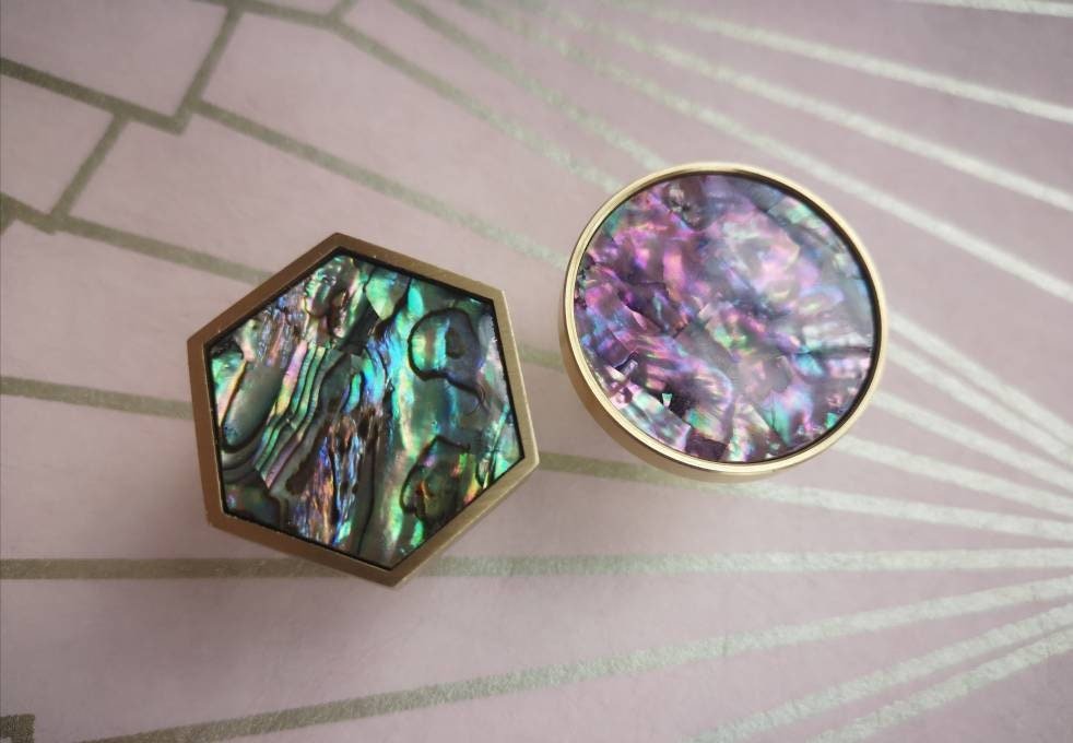Pink mother of pearl drawer pull/liliac pearl and gold brass cabinet handle/round shell drawer knob/nursery decor/pink furniture hardware