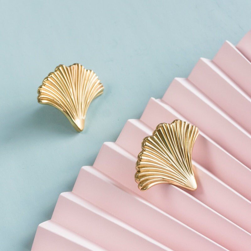 Gold ginkgo leaf shaped cabinet pull/solid brass leaf door handle/Gingko drawer knob/Golden leaves drawer pull/brass furniture hardware