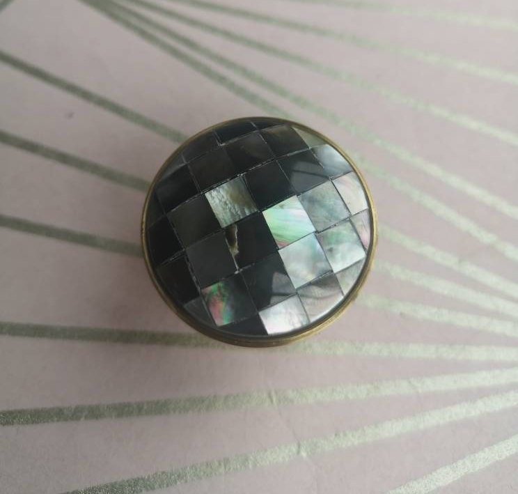 Checked black mother of pearl drawer pull/dark pearl cabinet handle/pearl furniture hardware/grey shell cabinet pull/gold pearl door knob