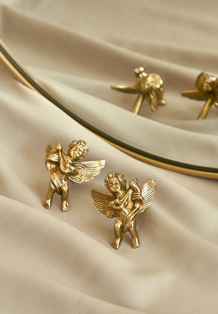 Gold brass cherub door handle/Baby Angel Cabinet Pull/Gold Eros shaped drawer pull/Gold brass angelic themed furniture hardware/Sweet cherub