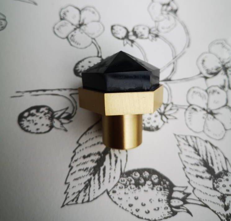 Black shiny Obsidian hexagonal drawer knob/Semi precious stone and brass hexagonal cabinet pull/Black stone cabinet handle/Gemstone handle