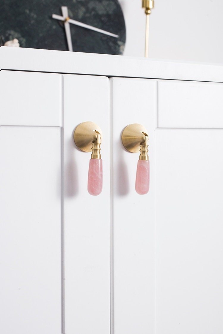 Crystal and brass drop handle/Gemstone drop drawer pull/Semi precious stone drop cabinet pull/Crystal furniture hardware/Amethyst door knob