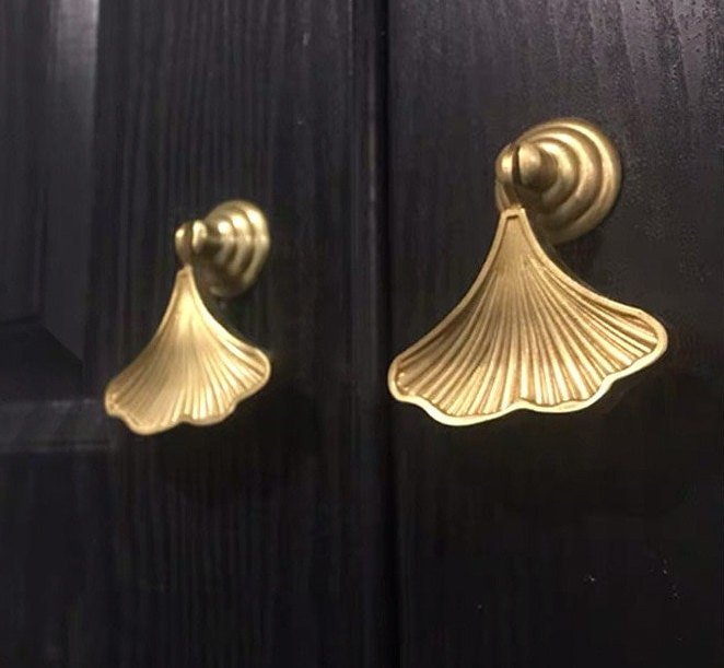 Golden ginkgo drop leaf drawer handle/leaf shaped cabinet pull/gold leaf drawer pull/gold furniture hardware/gold cabinet door handle