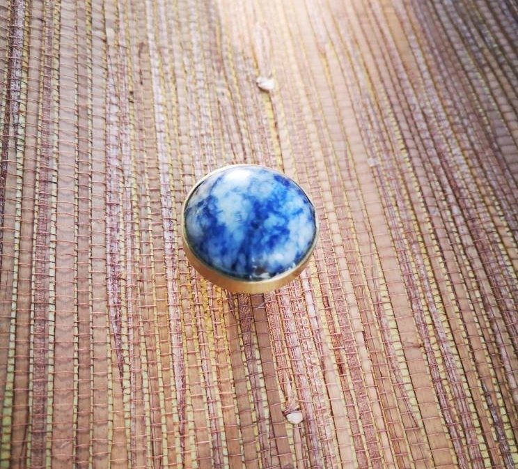 Round electric blue and white marble drawer handle/Smooth Blue marble and brass cabinet handle/Marble furniture hardware/Blue door knob
