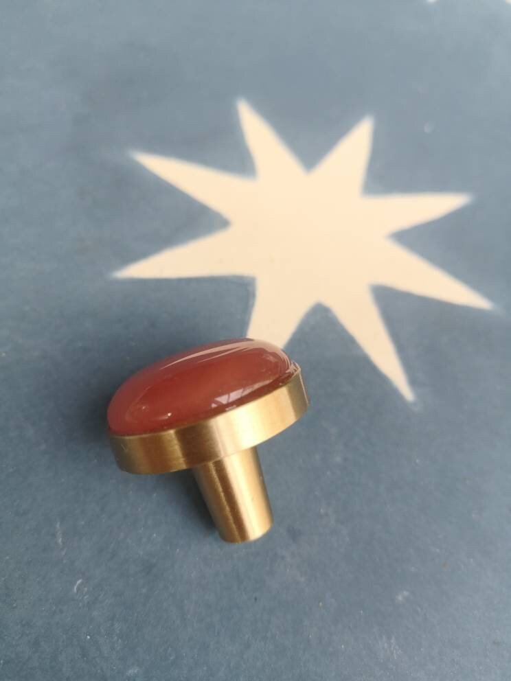 Round red quartz crystal and gold brass cabinet handle/Red gemstone drawer handle/Red semi precious stone drawer pull/Pink crystal door knob