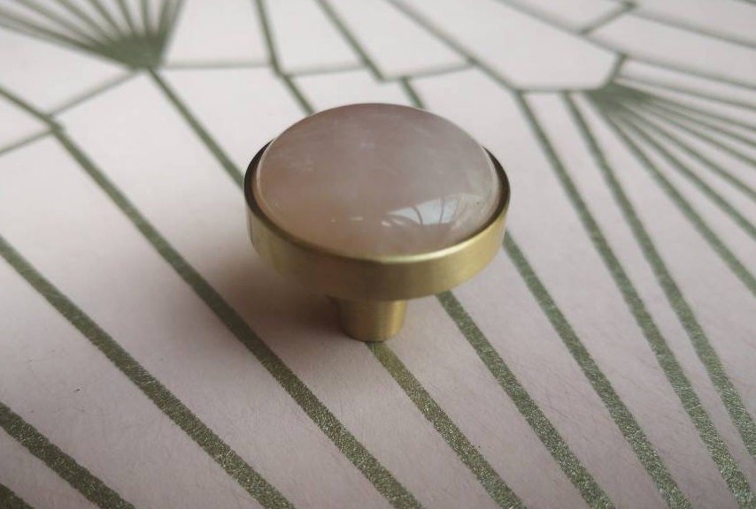 Pink Rose quartz and brass drawer knob/pink quartz crystal cabinet handles/mineral drawer pull/pink gemstone door handle/pink nursery decor