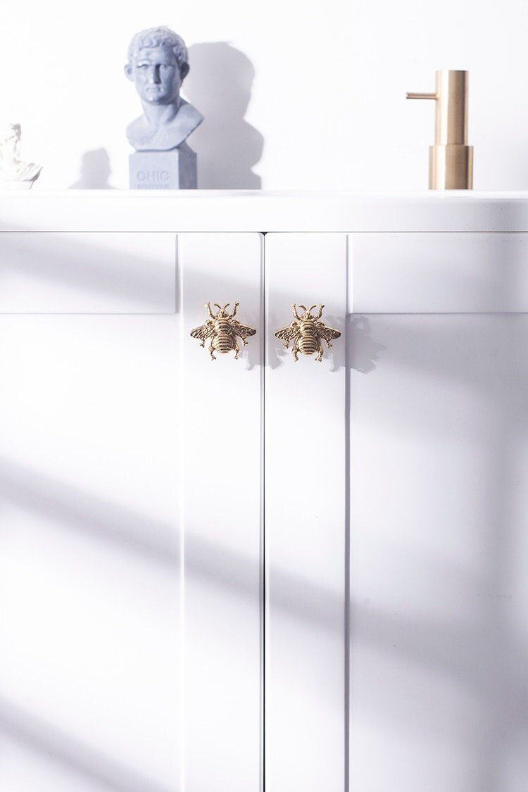 Gold or silver bumble bee cabinet pull/Honey bee drawer knob/Shiny gold or silver bee door handle/IKEA furniture hack/Bee door knob