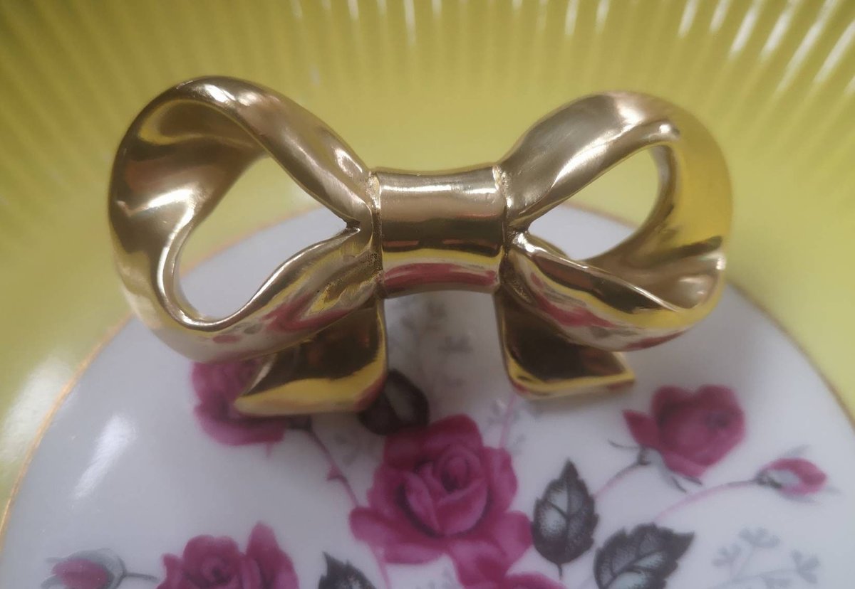 Cute Gold Brass Bow Shaped cabinet pull/gold bow drawer handle/gold furniture hardware/ribbon bow door knob/bedroom furniture hardware