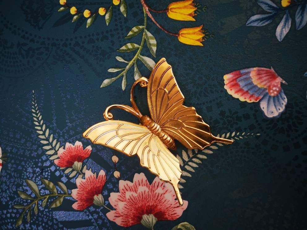 Large realistic gold brass butterfly Cabinet Pull/Gold butterfly Door Handle/Big Butterfly drawer knob/Brass butterfly wardrobe handle