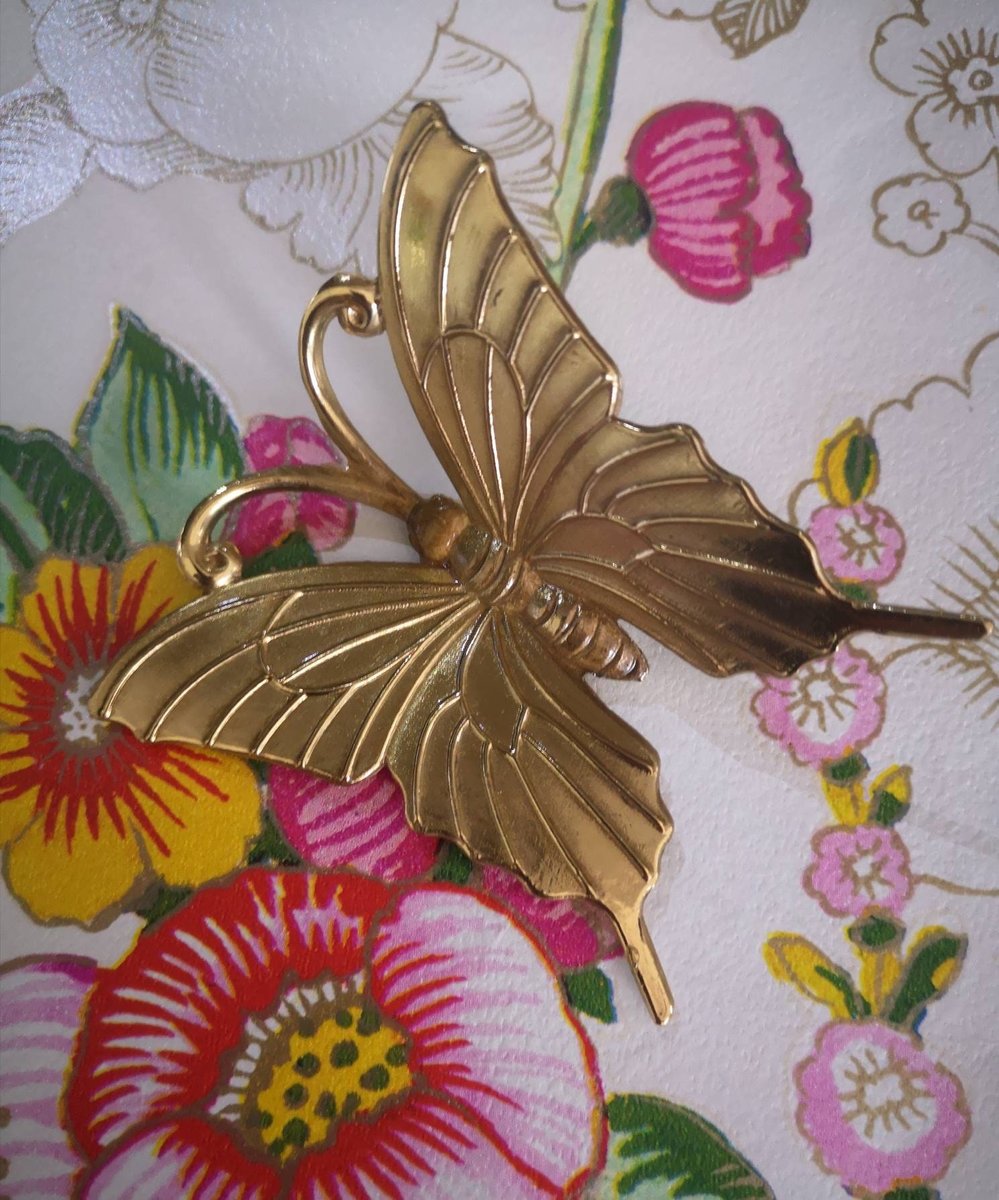 Large realistic gold brass butterfly Cabinet Pull/Gold butterfly Door Handle/Big Butterfly drawer knob/Brass butterfly wardrobe handle