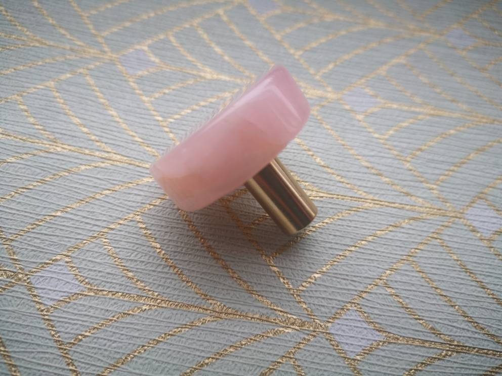 Round pink rose quartz drawer pull/pink gemstone cabinet handle/pink crystal furniture hardware/Round rose quartz door knob/pink handle