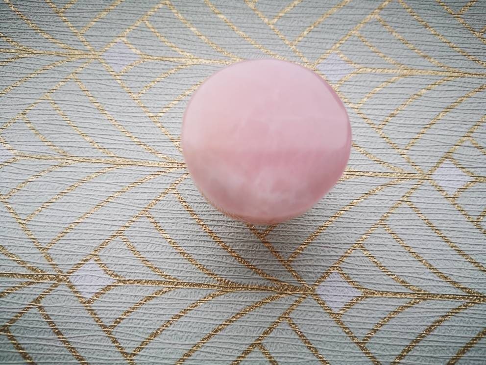 Round pink rose quartz drawer pull/pink gemstone cabinet handle/pink crystal furniture hardware/Round rose quartz door knob/pink handle