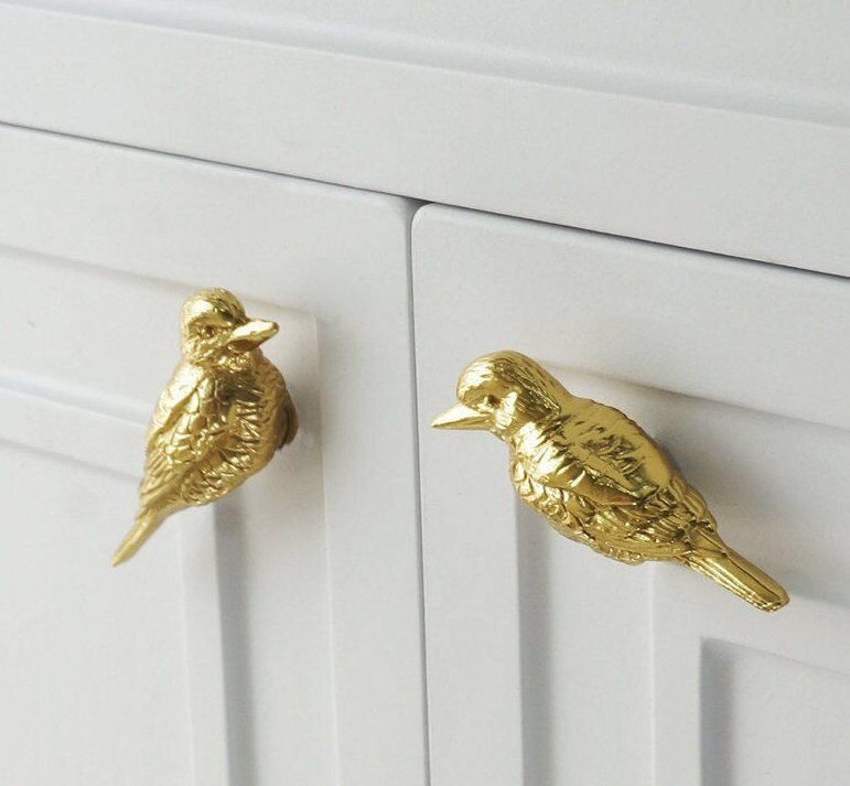 Solid Brass Kingfisher Cabinet Pull/Gold Bird shaped Door Handle/Detailed Bird Design Drawer Pull/Unique Brass Furniture Hardware