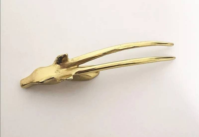 Solid brass gold antelope head drawer handle/Long horned gazelle cabinet pull/Sleek springbok head door handle/Zoo animal brass drawer knob