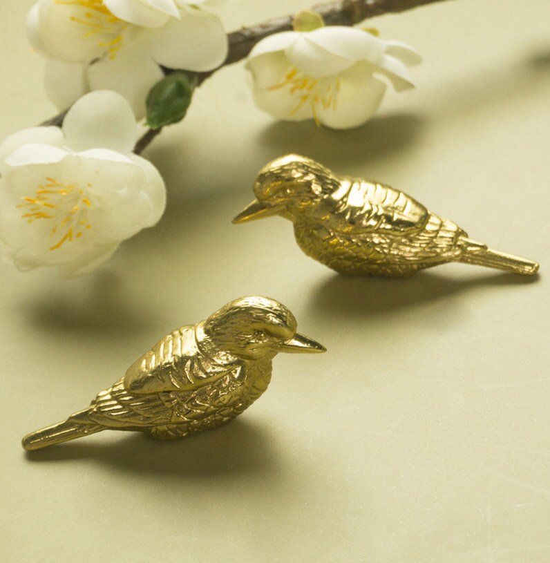 Solid Brass Kingfisher Cabinet Pull/Gold Bird shaped Door Handle/Detailed Bird Design Drawer Pull/Unique Brass Furniture Hardware