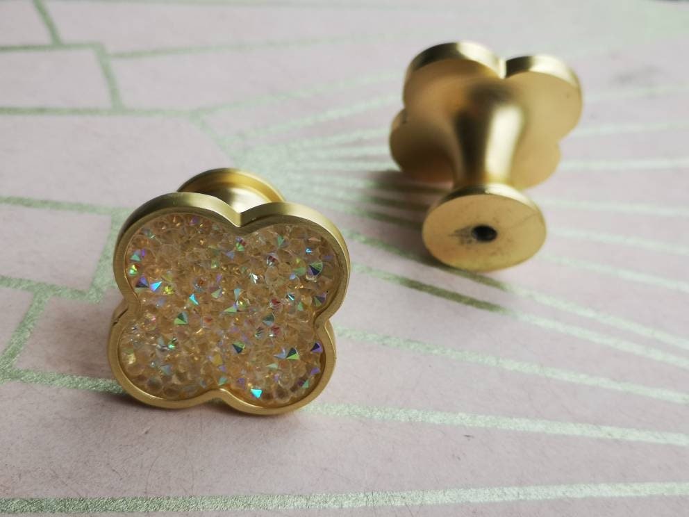 Glittery rainbow aura quartz crystal and gold clover shaped cabinet pull/Gemstone door handle/Clover shaped drawer handle/crystal hardware
