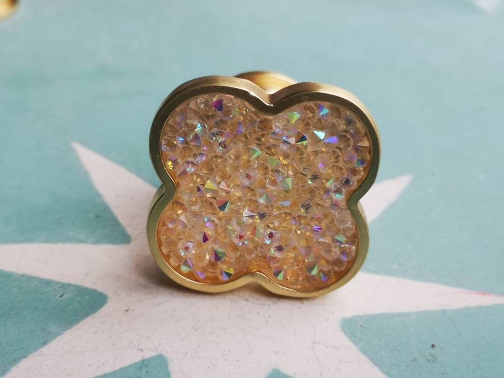 Glittery rainbow aura quartz crystal and gold clover shaped cabinet pull/Gemstone door handle/Clover shaped drawer handle/crystal hardware