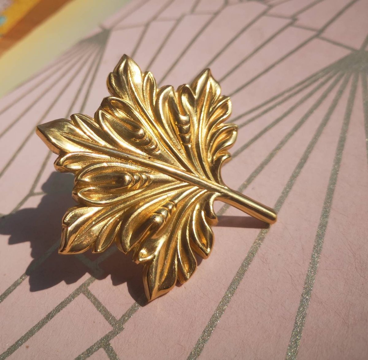 Large Gold Maple Leaf Cabinet Pull/ solid brass leaf drawer knob/brass furniture hardware/fancy maple leaf door handle/leaves style handle