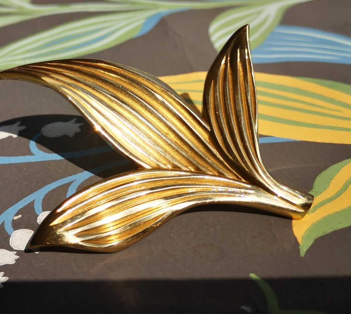 Gold Lilly of the Valley Leaf shaped Cabinet Pull/Elegant leaf shaped brass door handle/Brass leaves design drawer knob/furniture hardware
