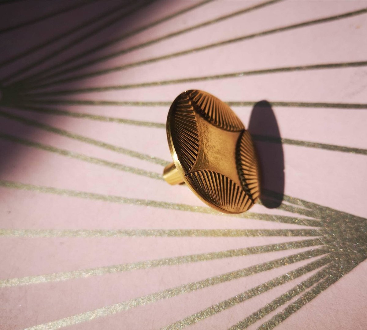 Gold geometric art deco door knob/round gold retro cabinet pull/vintage brass door handle/mid century modern drawer handle/button door knob