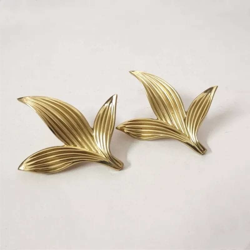 Gold Lilly of the Valley Leaf shaped Cabinet Pull/Elegant leaf shaped brass door handle/Brass leaves design drawer knob/furniture hardware