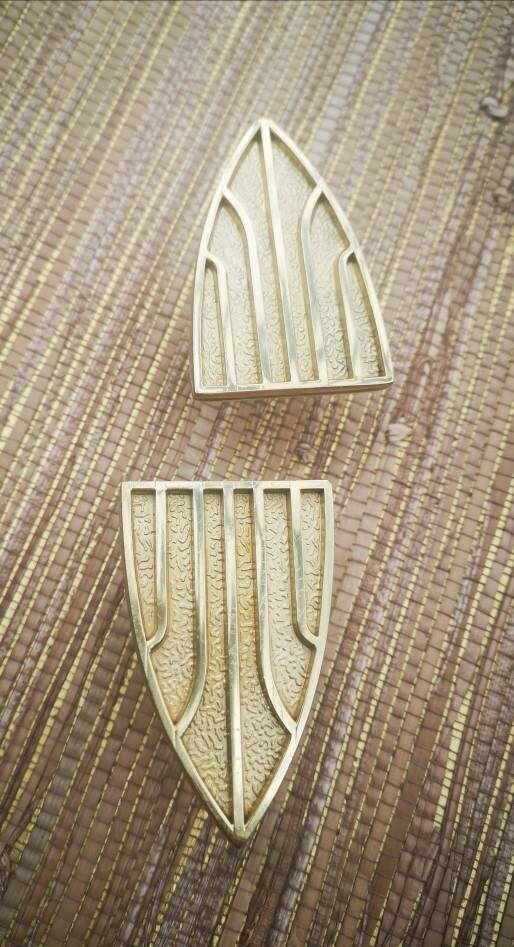 Art deco style cabinet pull/Gold geometric door handle/Brass arrow shaped drawer knob/Modern brass furniture hardware/Classic vintage handle