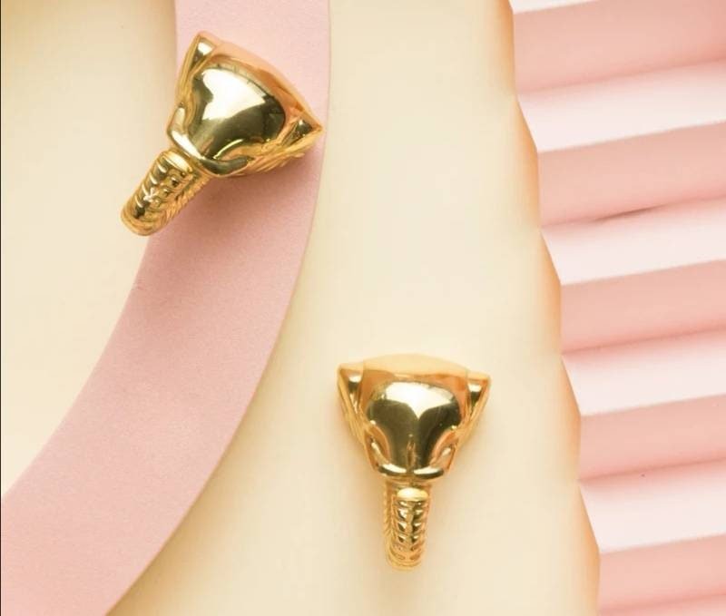 Shiny gold elephant head shaped cabinet pull/Gold brass elephant design drawer handle/Elephant door knob/Brass hardware/Elephant door pull