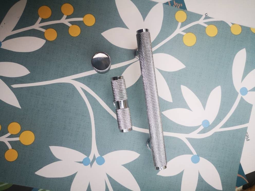 Shiny silver knurled texture cabinet bar handle/Chrome silver kitchen hardware/Grip textured silver drawer pull/Silver furniture hardware