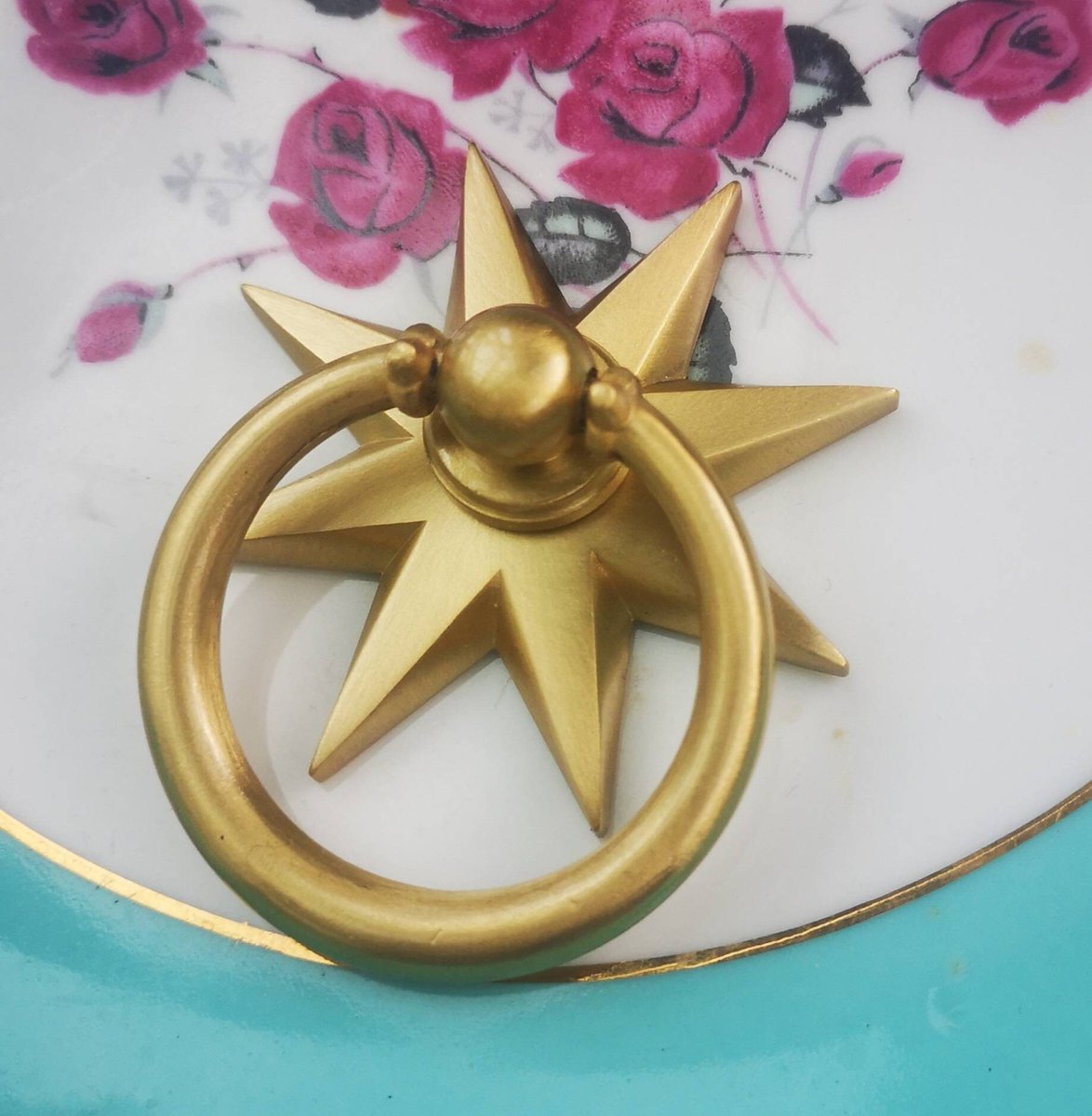 Gold star shaped ring pull handle/gold star backplate door handle/brass star cabinet pull/gold ring drawer pull/gold furniture hardware